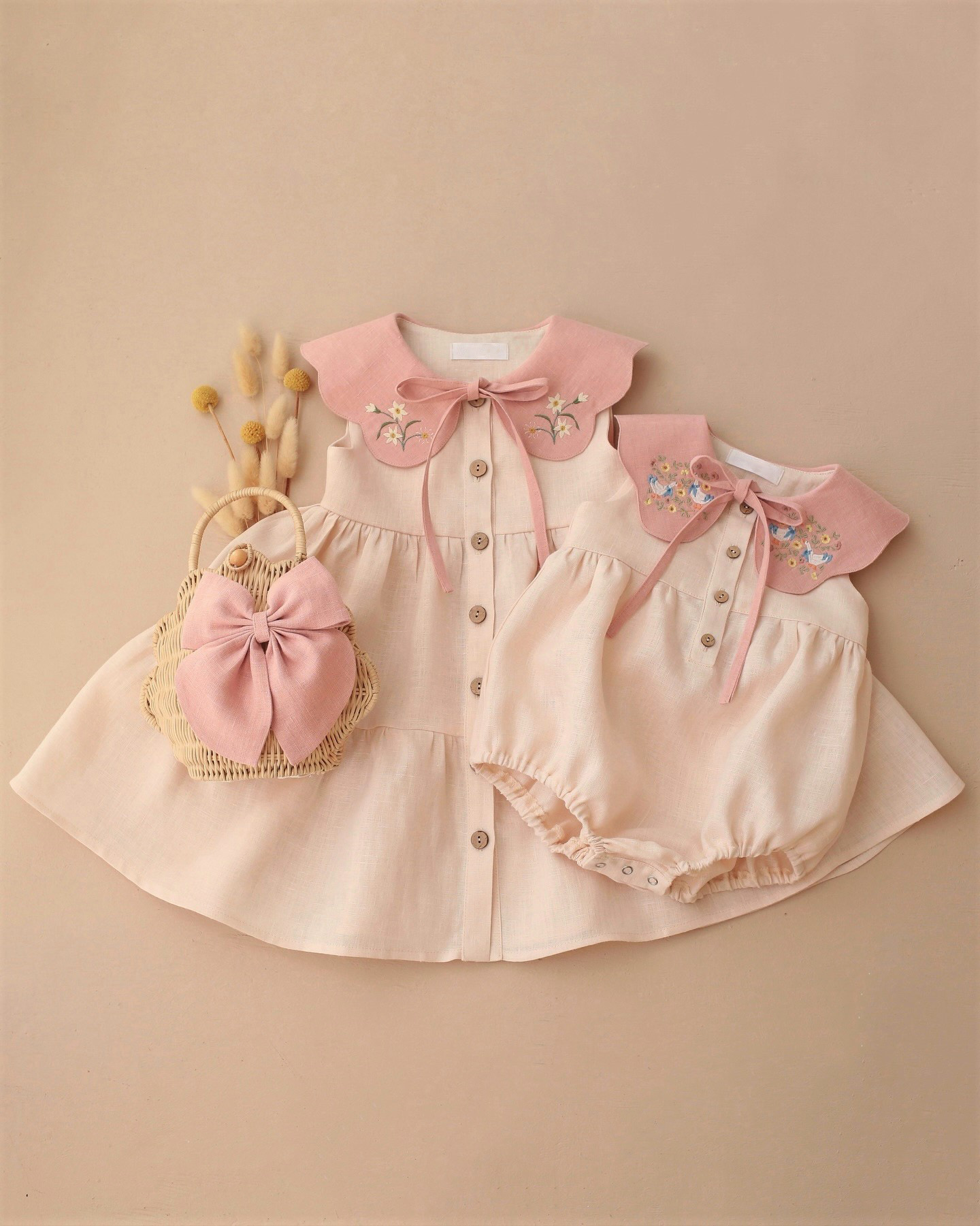 Photography Duck - Vestido de Lino Beige con Bordado